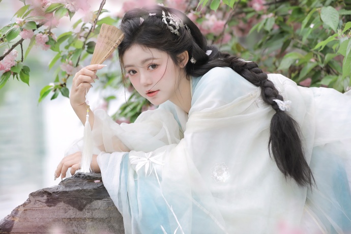 日韩妆和欧美妆的一区二区区别亚洲精品一卡2卡3卡4卡-一区二区三区不卡高清-水蜜桃影视